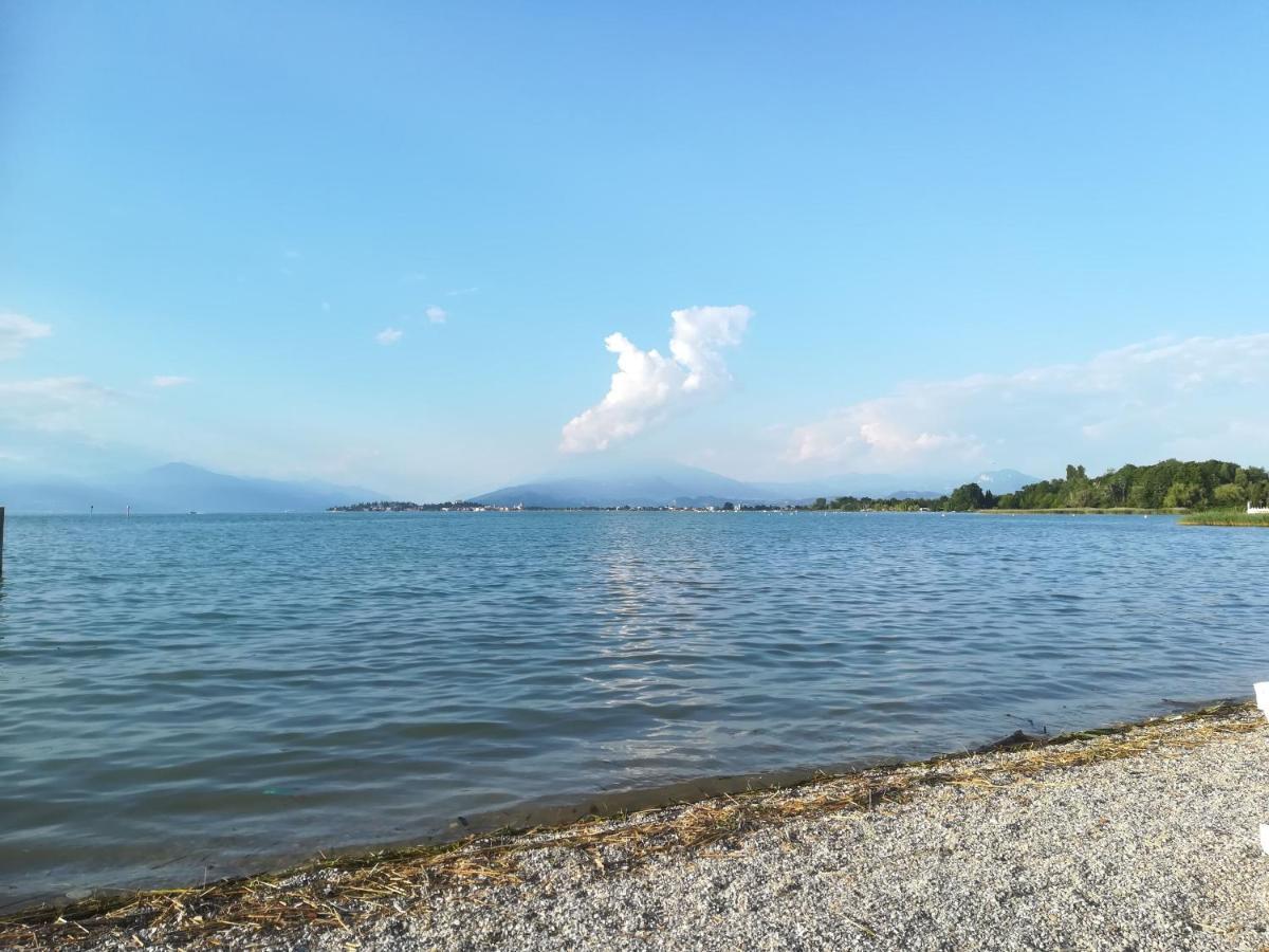 Casa Gisela Appartement Desenzano del Garda Buitenkant foto