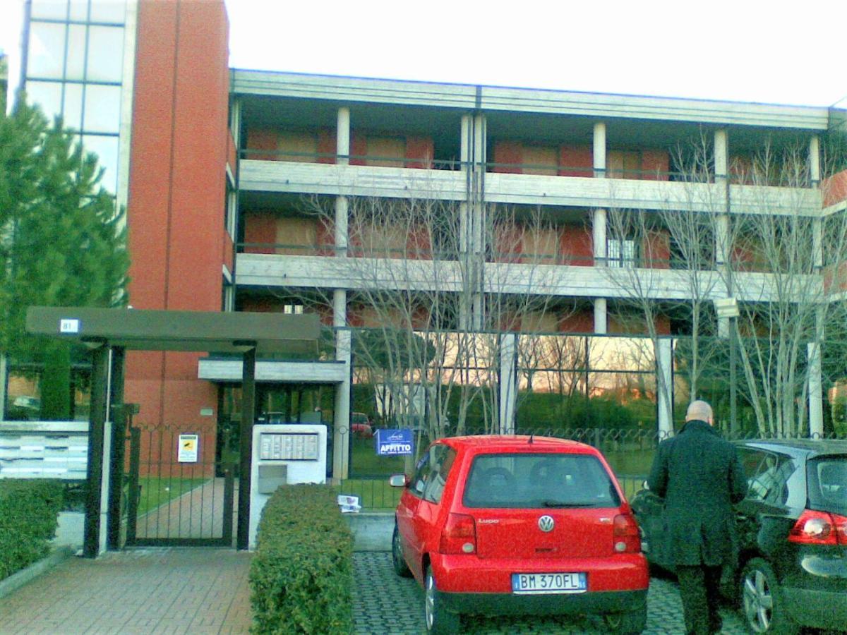 Casa Gisela Appartement Desenzano del Garda Buitenkant foto