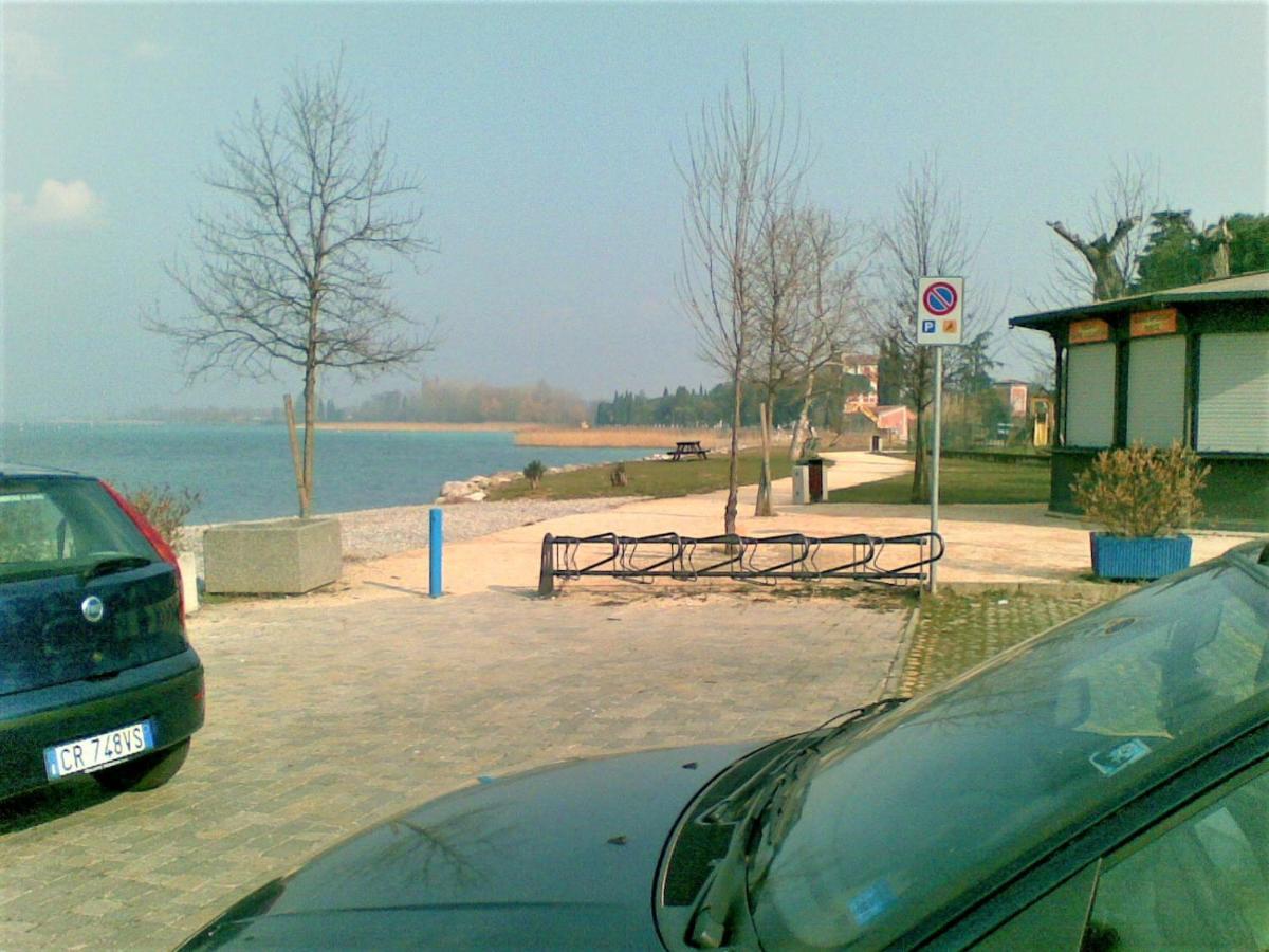 Casa Gisela Appartement Desenzano del Garda Buitenkant foto