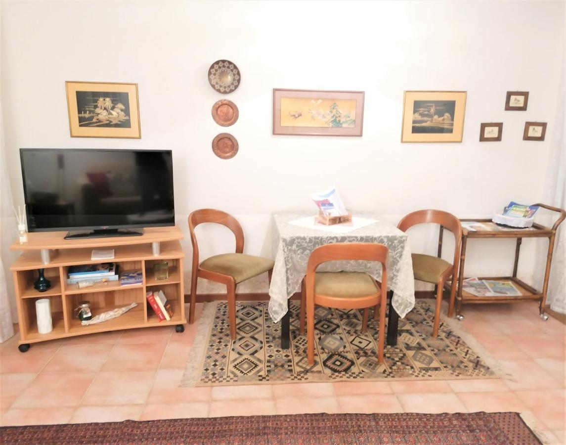 Casa Gisela Appartement Desenzano del Garda Buitenkant foto