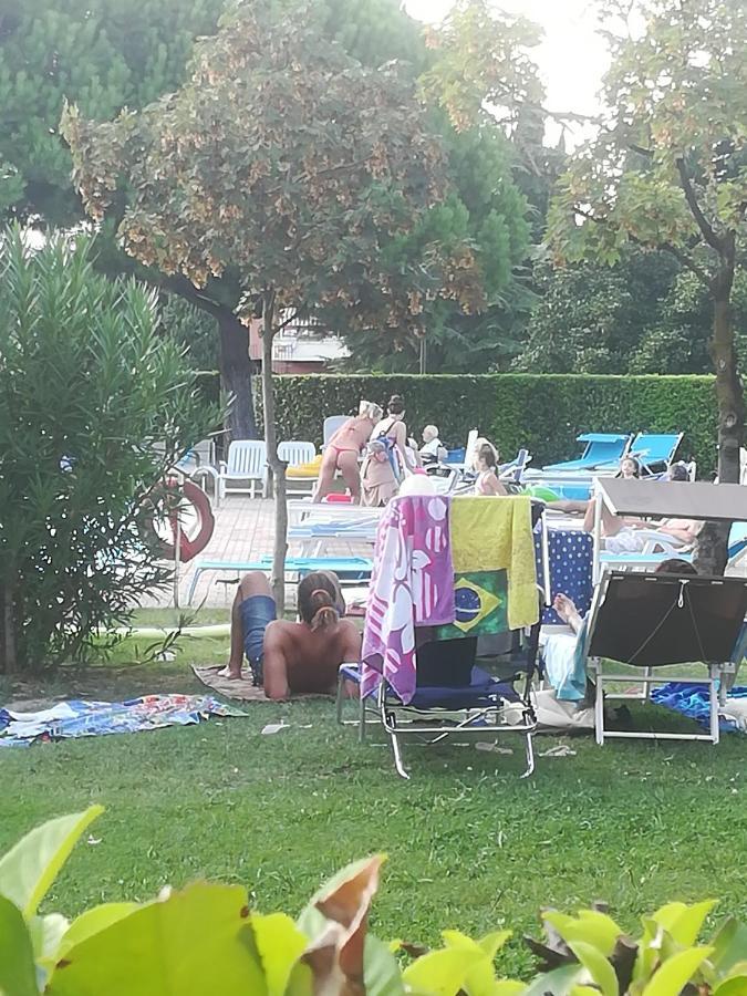 Casa Gisela Appartement Desenzano del Garda Buitenkant foto